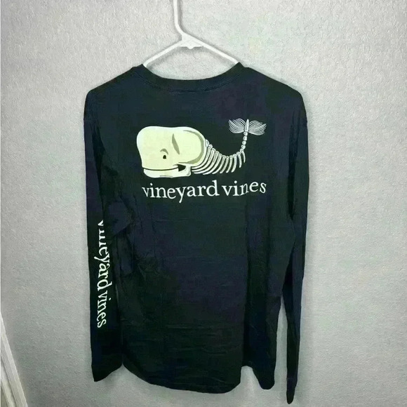 Vineyard vines glow in the dark skeleton t-shirt - Picture 4 of 4